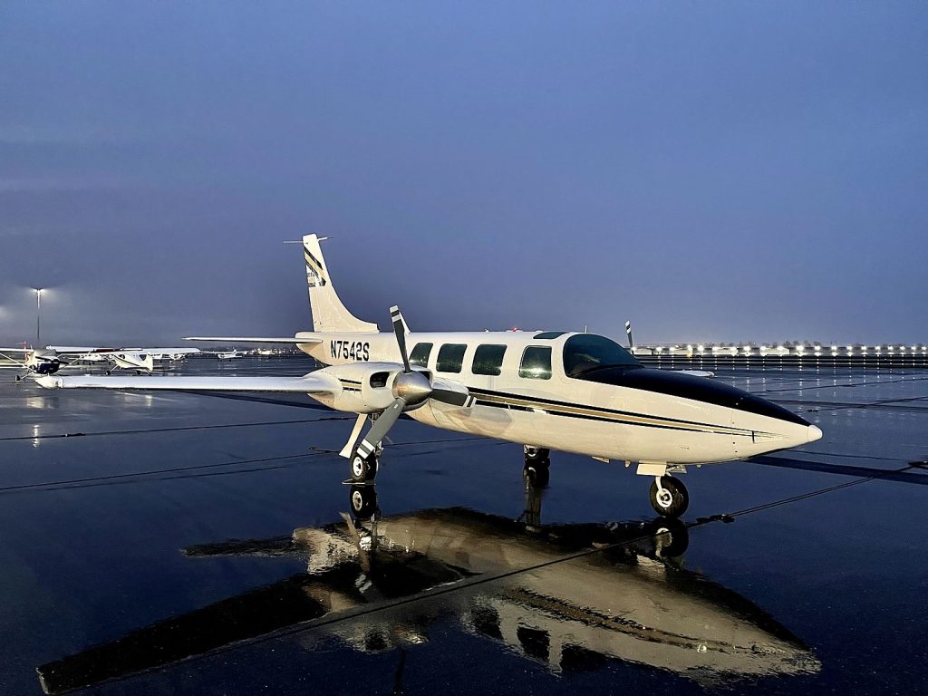 Opa-locka Piper Aerostar 600 Charter