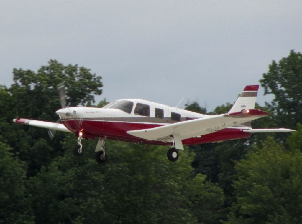 Opa-locka Piper Saratoga PA-32R Charter